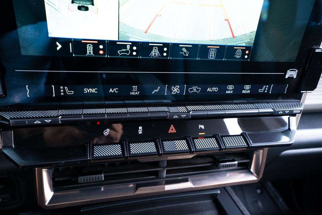 Used 2025 GMC Hummer EV 2X AWD/4WD image 41