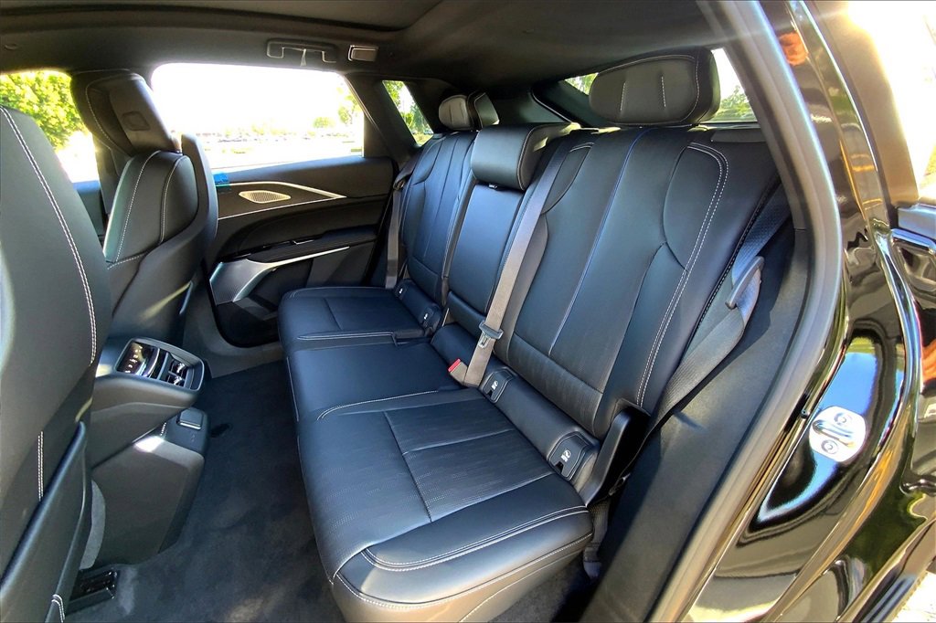 New 2026 Cadillac Lyriq V image 29