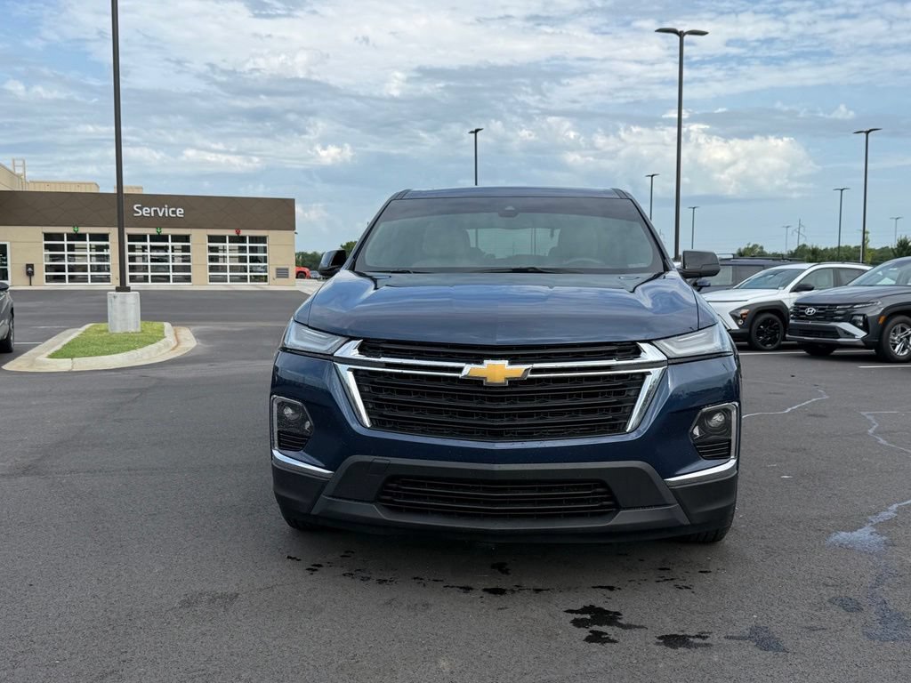Used 2022 Chevrolet Traverse LS AWD/4WD image 2