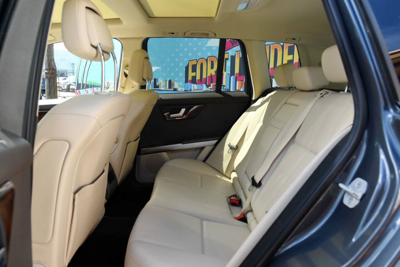 Used 2015 Mercedes-Benz GLK 350 2WD w/ Premium 1 Package image 17