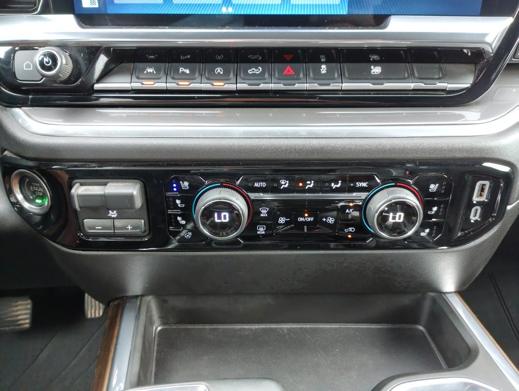 Used 2025 Chevrolet Silverado 1500 High Country AWD/4WD image 6