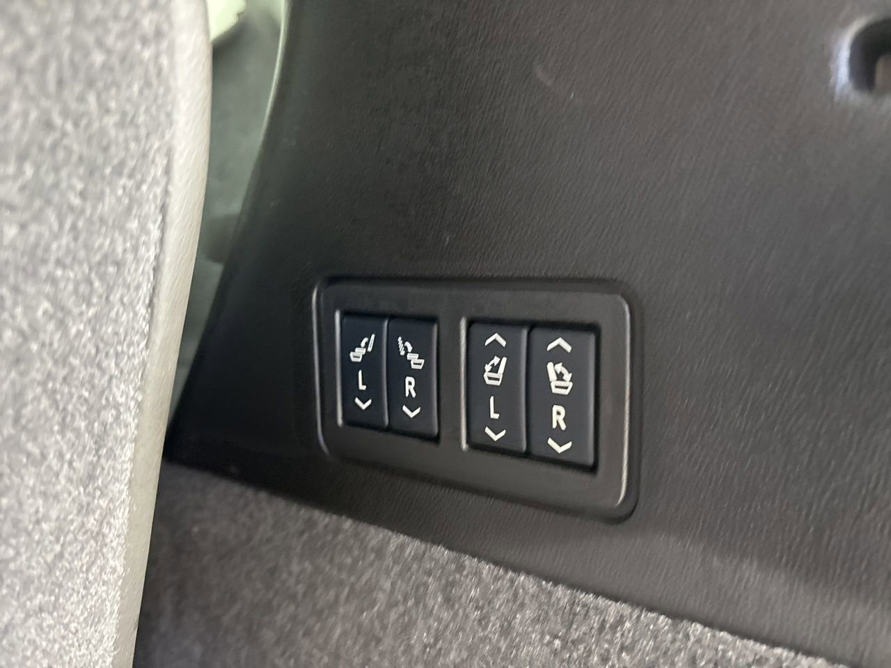 Used 2025 Cadillac XT6 Premium Luxury image 26