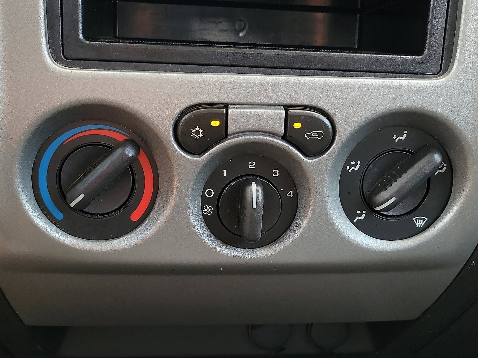 Used 2012 Chevrolet Colorado LT AWD/4WD image 16