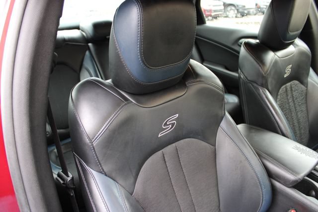 Used 2015 Chrysler 200 S FWD image 39