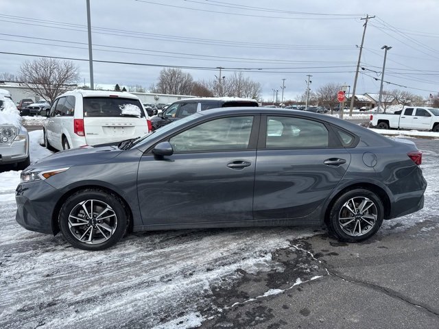 Used 2023 Kia Forte LXS image 4