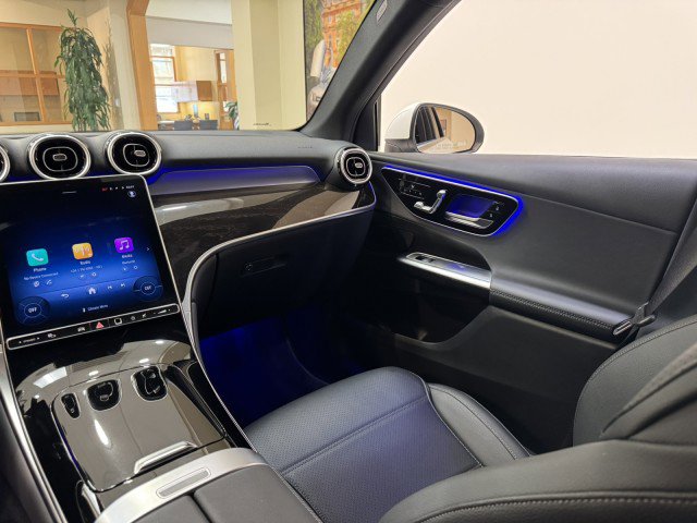 Certified 2025 Mercedes-Benz GLC 300 image 10