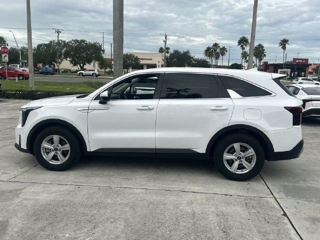 Certified 2025 Kia Sorento LX FWD image 13
