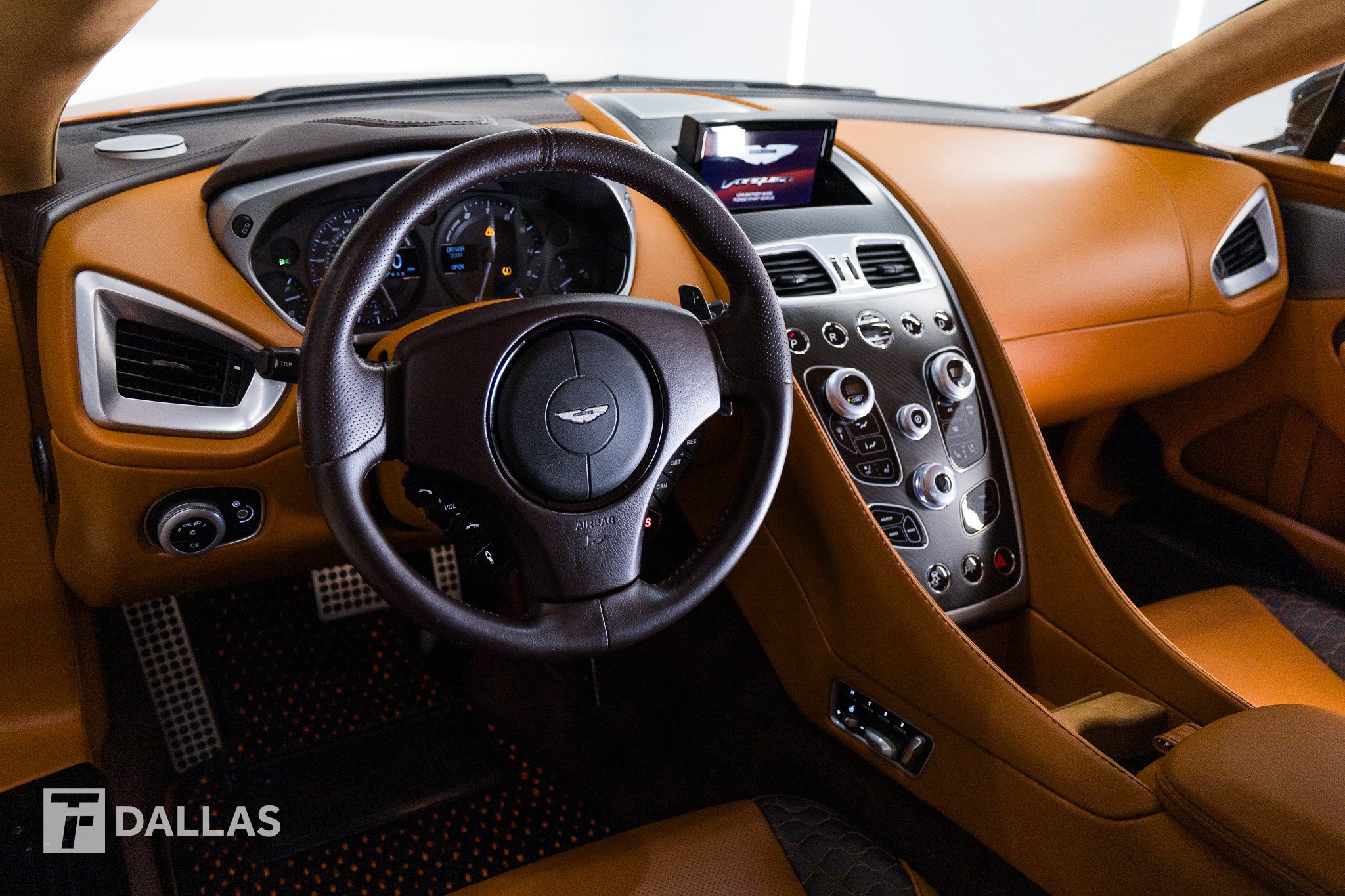 Used 2014 Aston Martin Vanquish Coupe RWD image 32