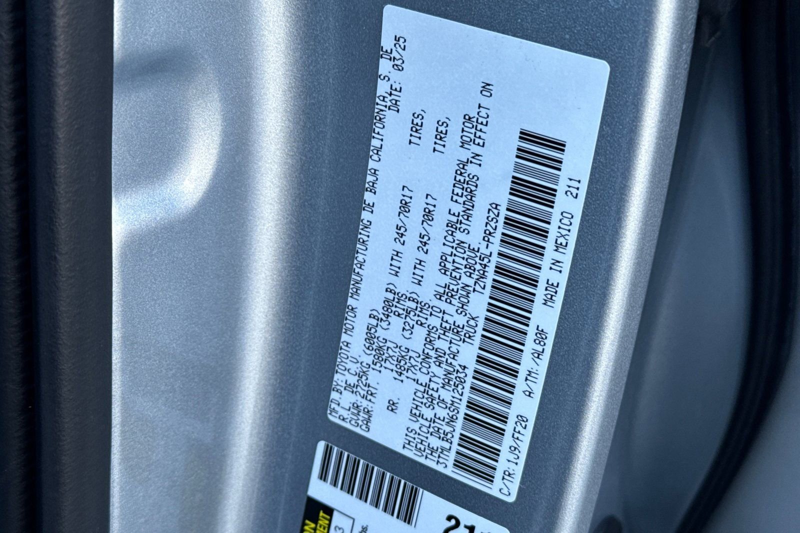 Certified 2025 Toyota Tacoma SR5 image 36