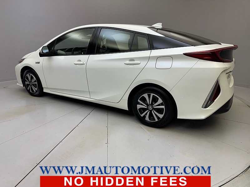 Used 2017 Toyota Prius Prime Premium FWD image 3