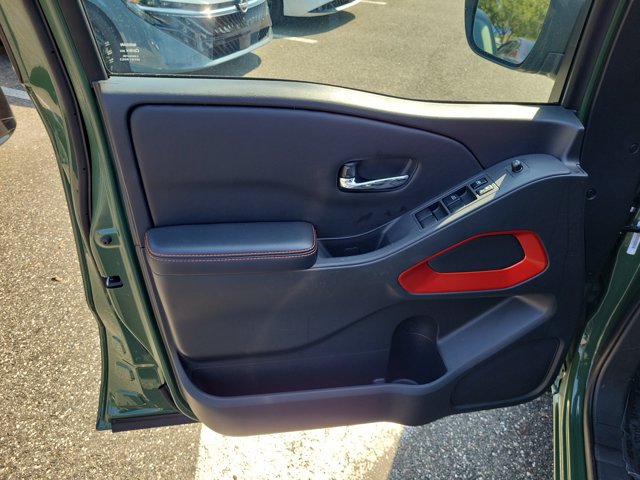 Used 2025 Nissan Frontier Pro-X RWD image 14