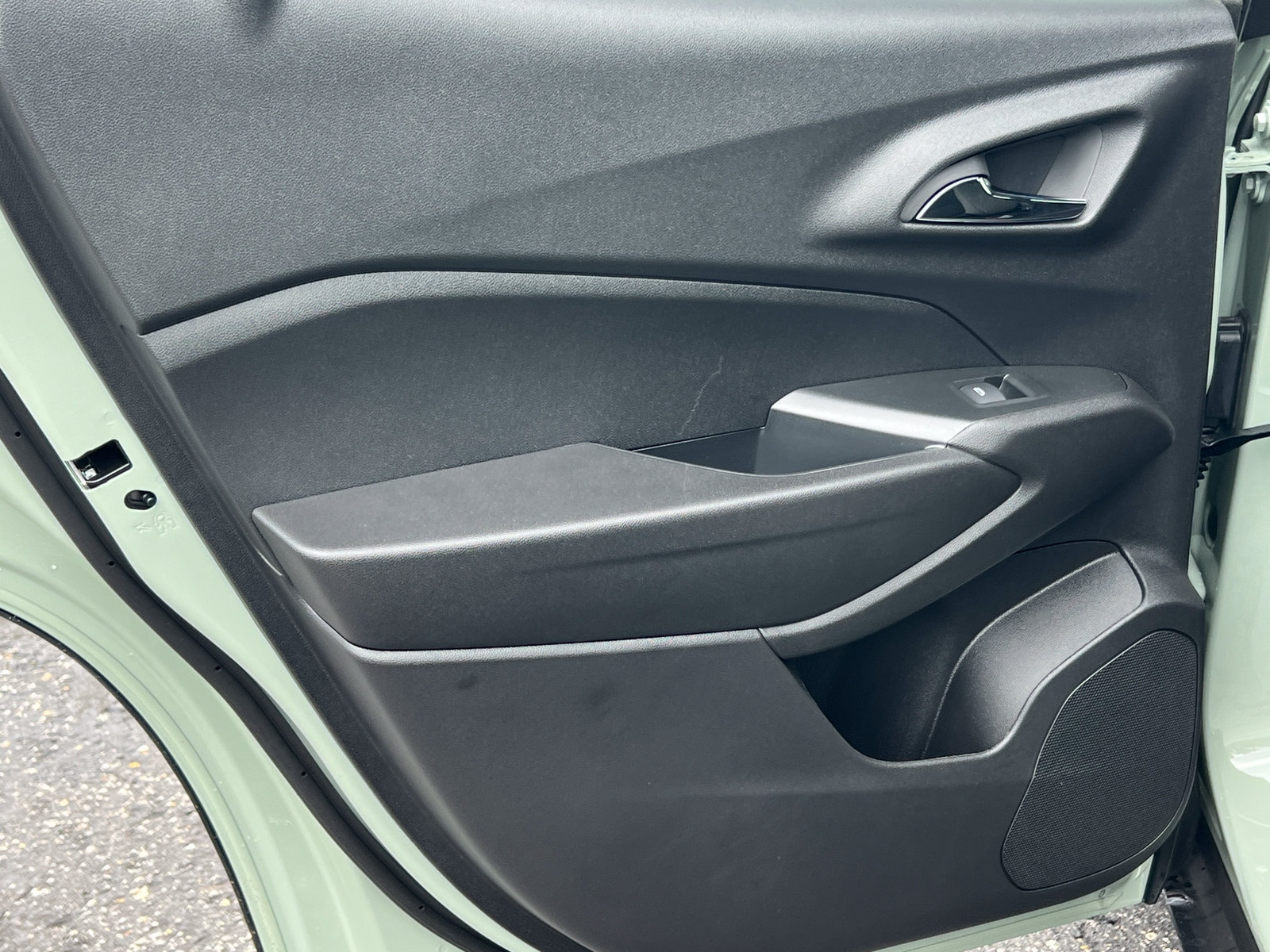 New 2026 Chevrolet Trax ACTIV w/ Sunroof Package FWD image 33