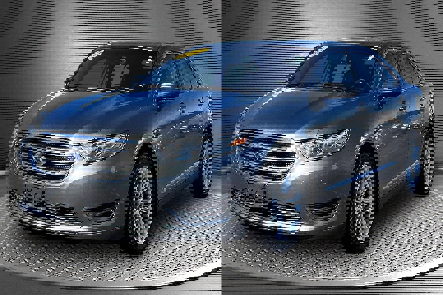 Used 2013 Ford Taurus SEL image 3