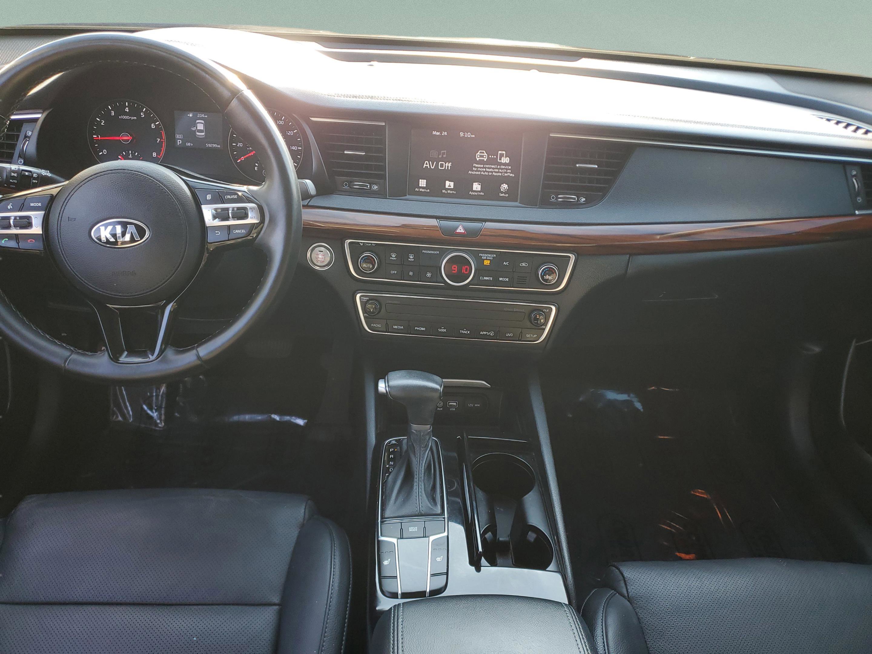 Certified 2018 Kia Cadenza Premium image 14