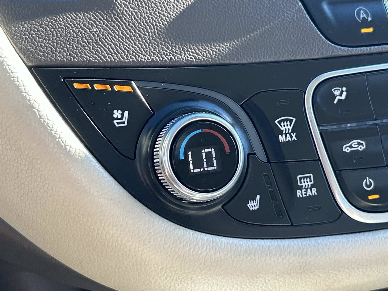 Used 2024 Chevrolet Malibu LT FWD image 32