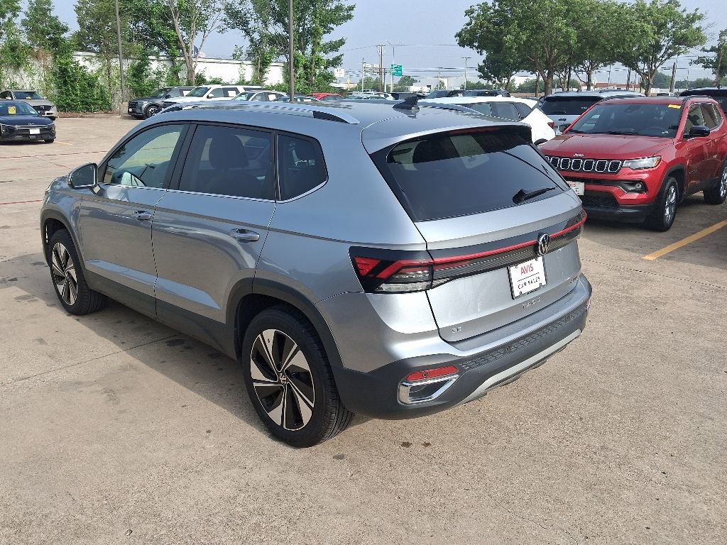 Used 2025 Volkswagen Taos SE AWD/4WD image 8