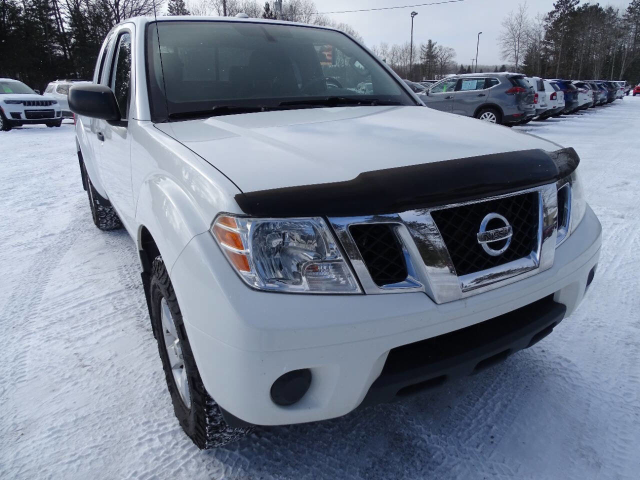 Used 2013 Nissan Frontier SV image 2