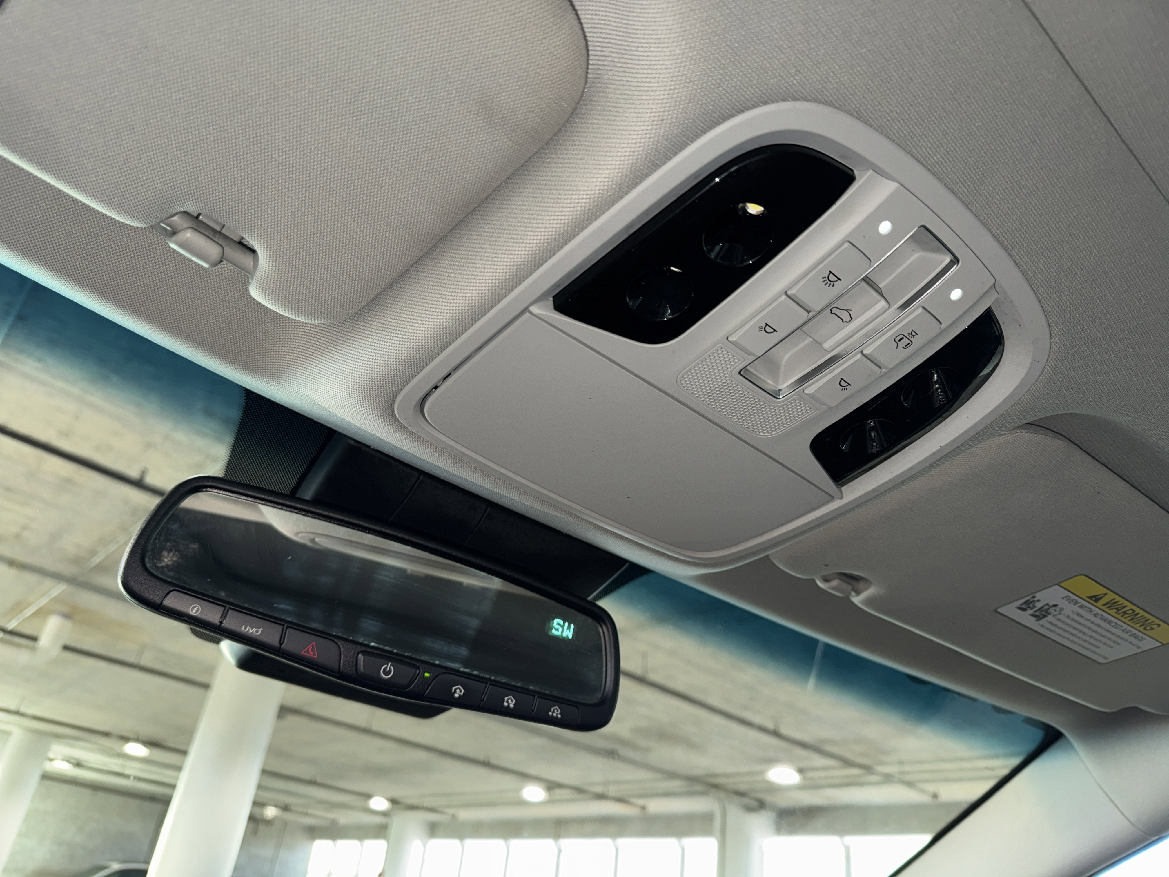 Used 2020 Kia Cadenza Limited image 30