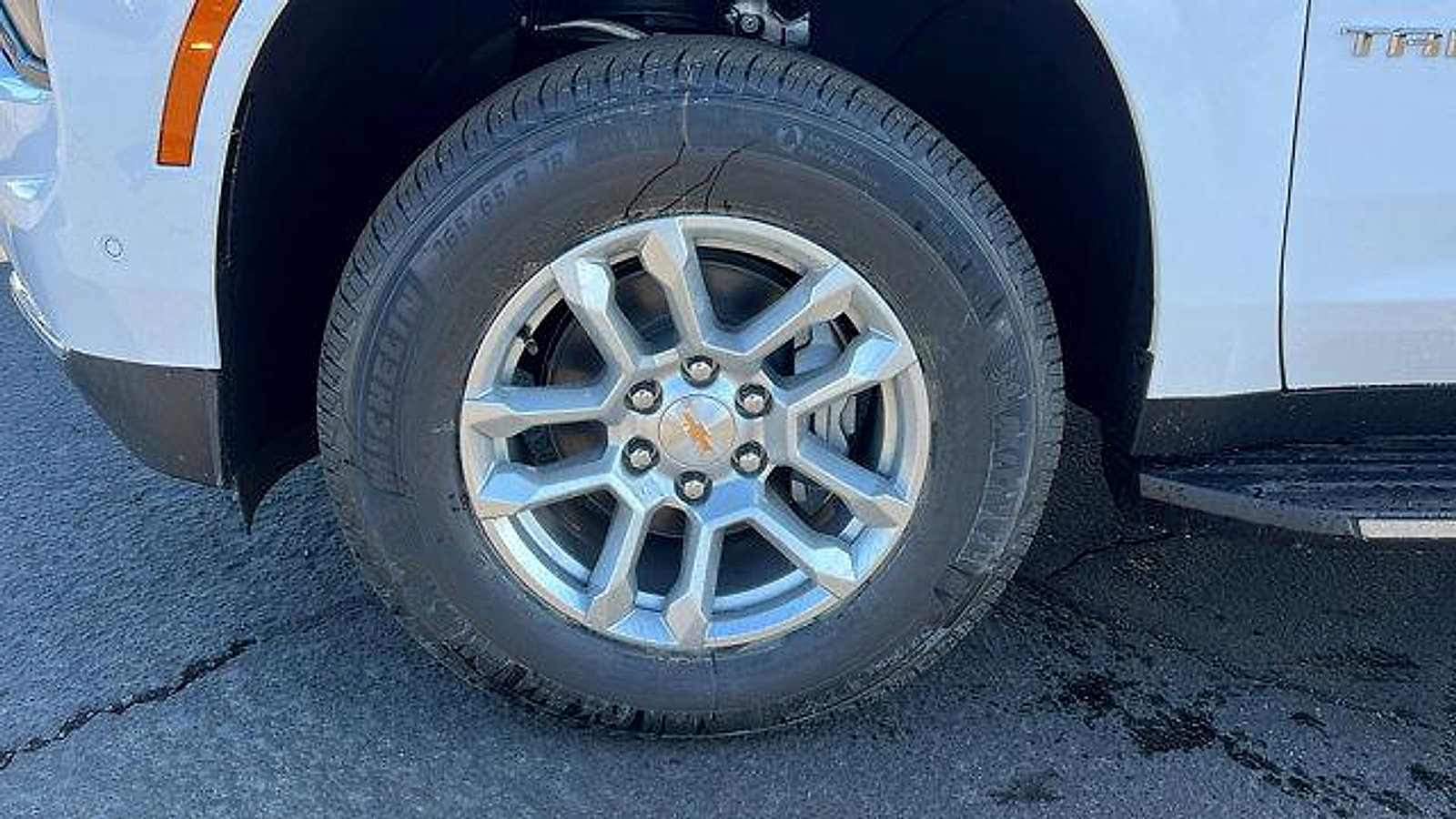 New 2026 Chevrolet Tahoe LS w/ LPO, Get Active Package image 10