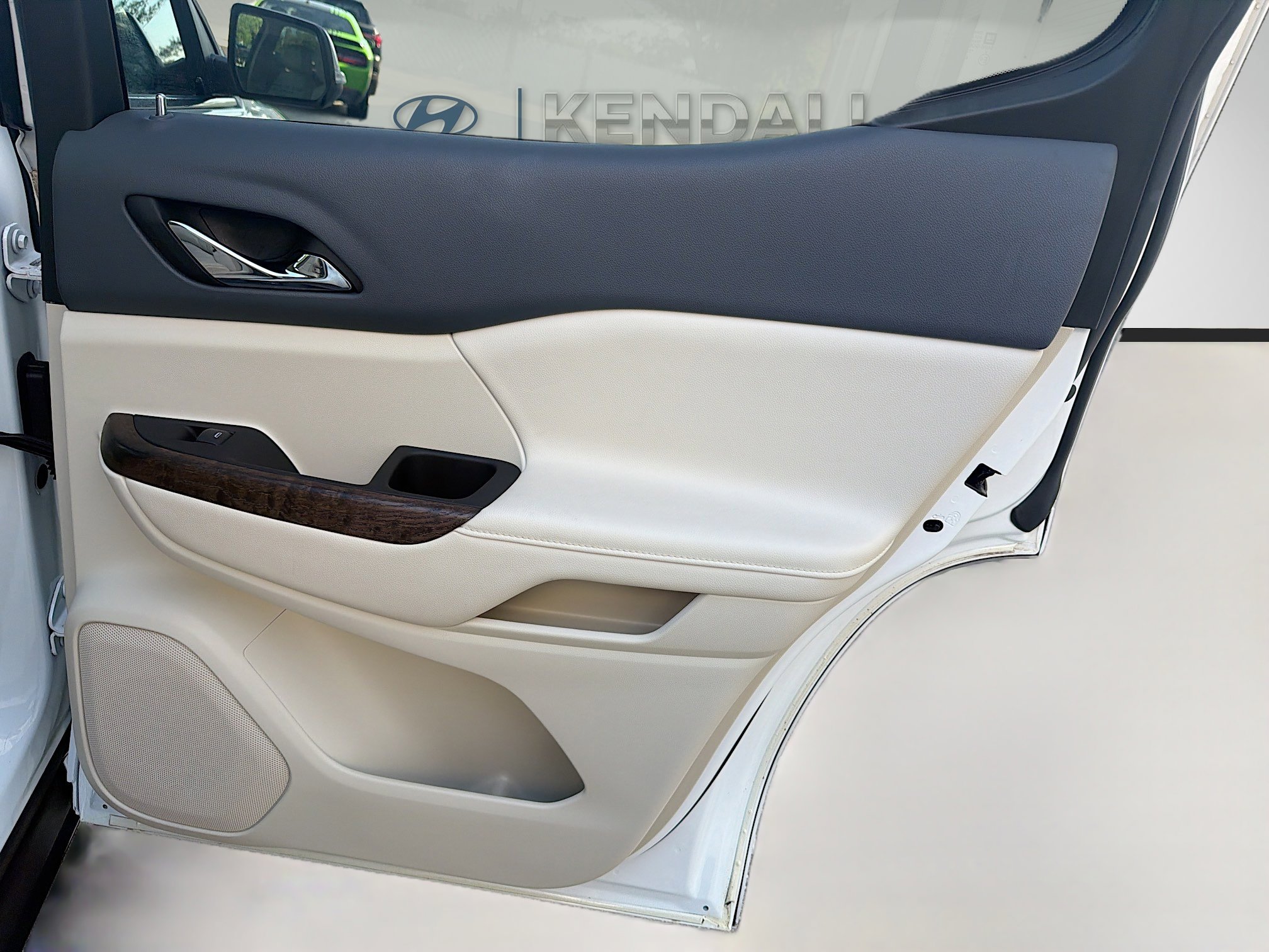 Used 2023 GMC Acadia Denali AWD/4WD image 30