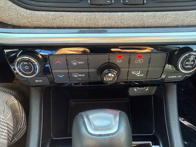 Used 2022 Jeep Compass Latitude FWD image 17