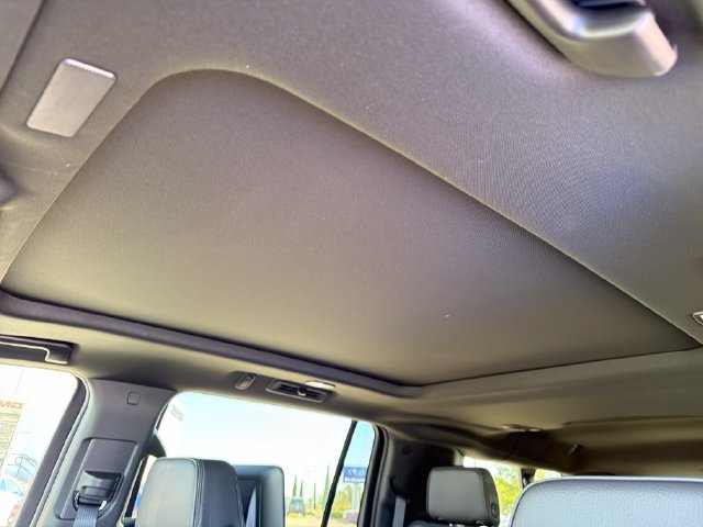 New 2026 GMC Yukon XL Denali w/ Denali Reserve Package AWD/4WD image 15