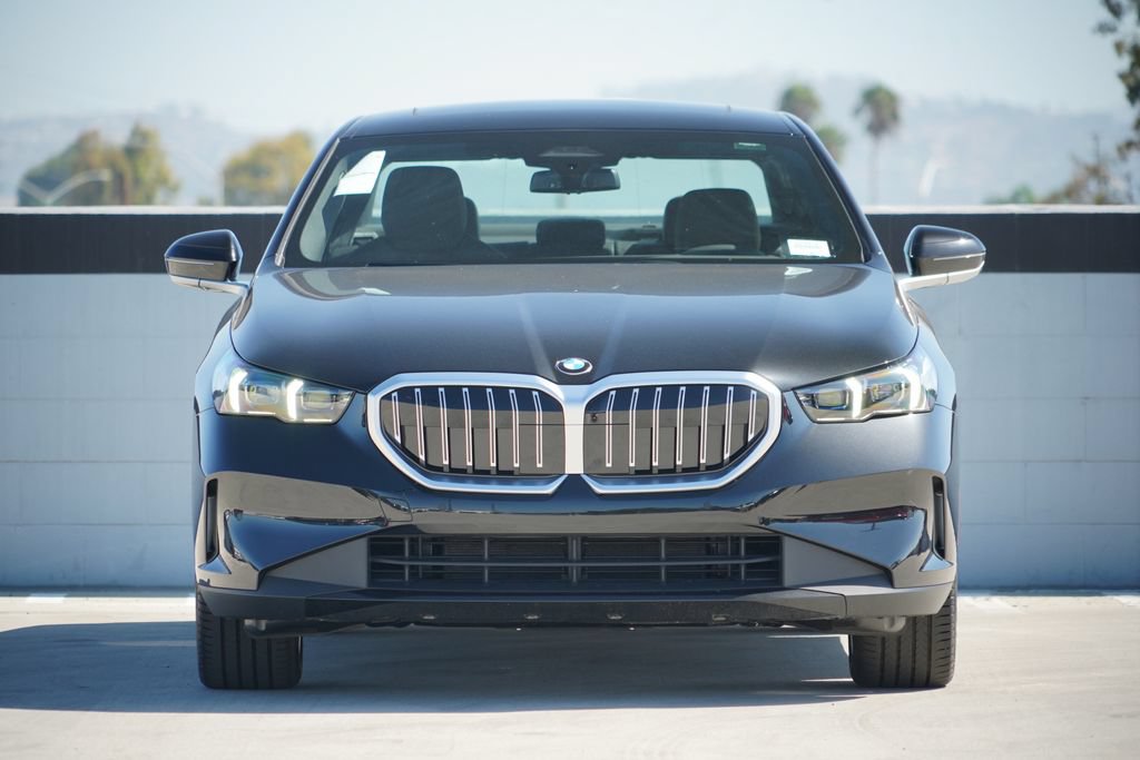 New 2027 BMW 530i w/ Premium Package RWD image 2