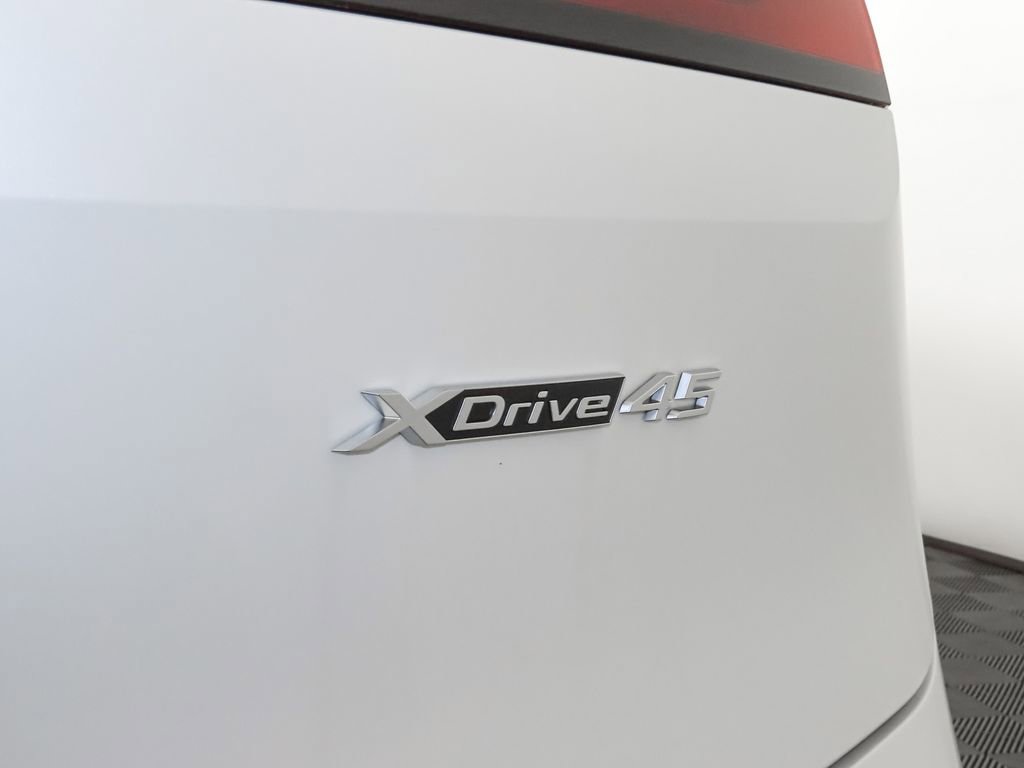 Used 2026 BMW iX xDrive45 AWD/4WD image 9