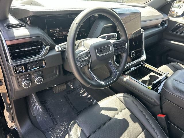 Used 2025 GMC Yukon XL Denali AWD/4WD image 9