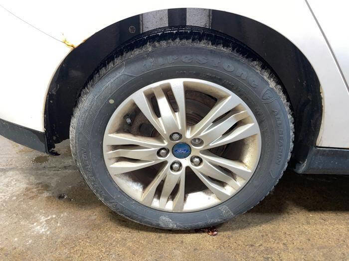 Used 2012 Ford Focus SEL image 16