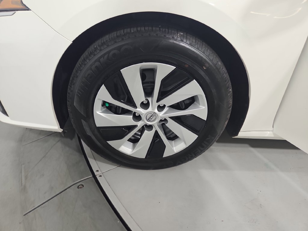 Used 2025 Nissan Altima 2.5 S FWD image 26