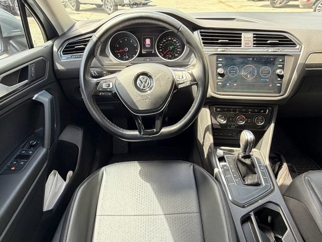 Used 2019 Volkswagen Tiguan SE w/ Panoramic Sunroof Package FWD image 17