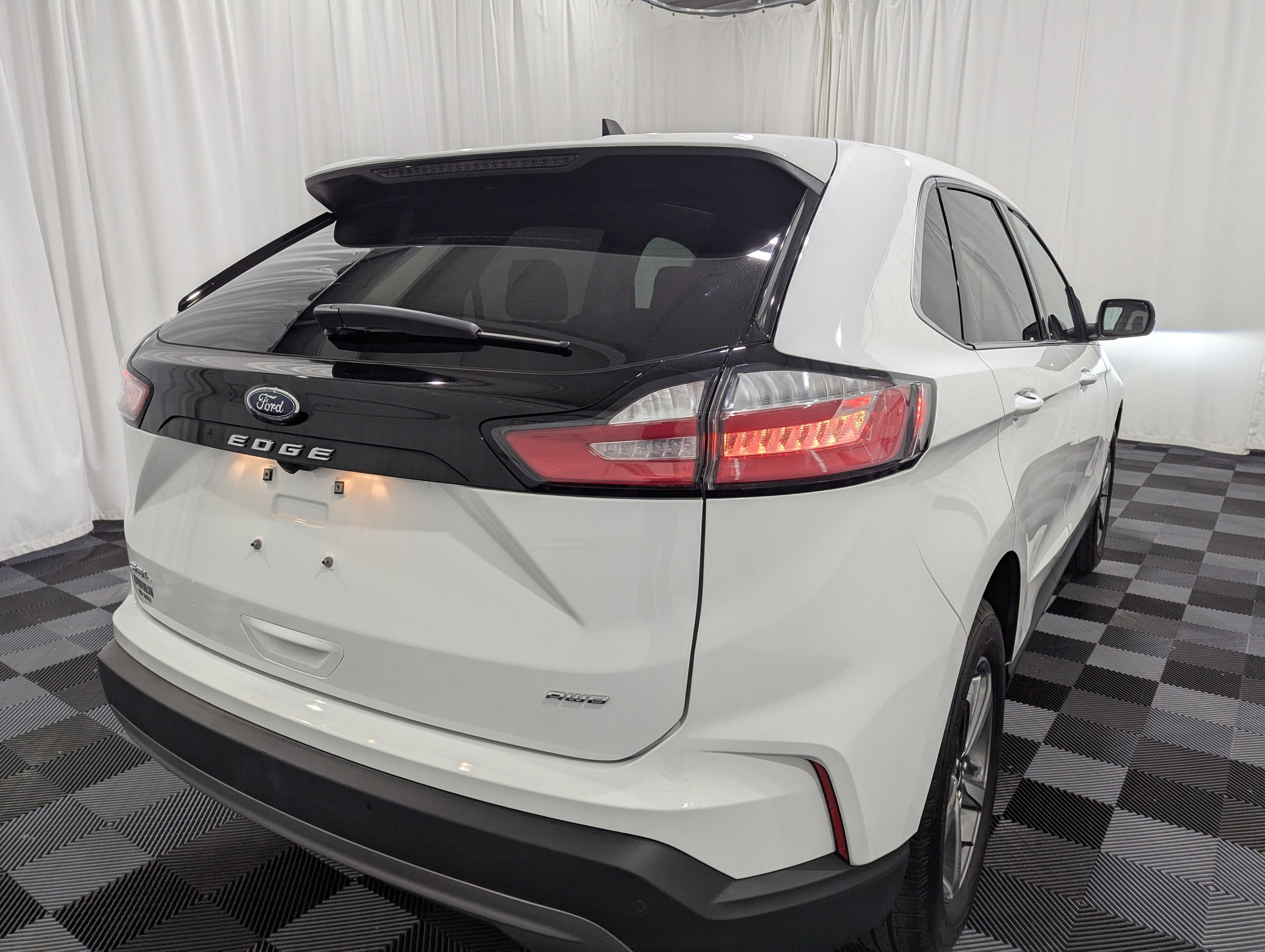 Used 2024 Ford Edge SEL w/ Convenience Package AWD/4WD image 7