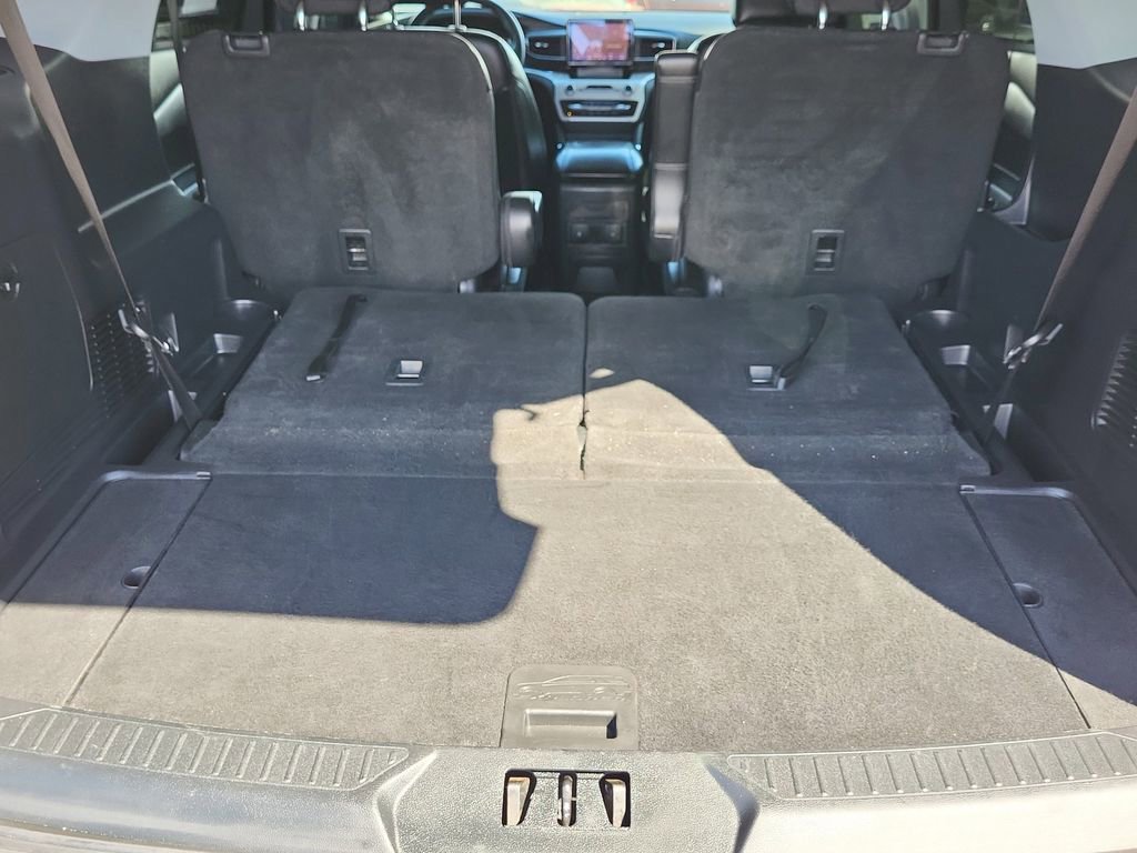 Used 2022 Ford Explorer XLT w/ Equipment Group 202A image 14