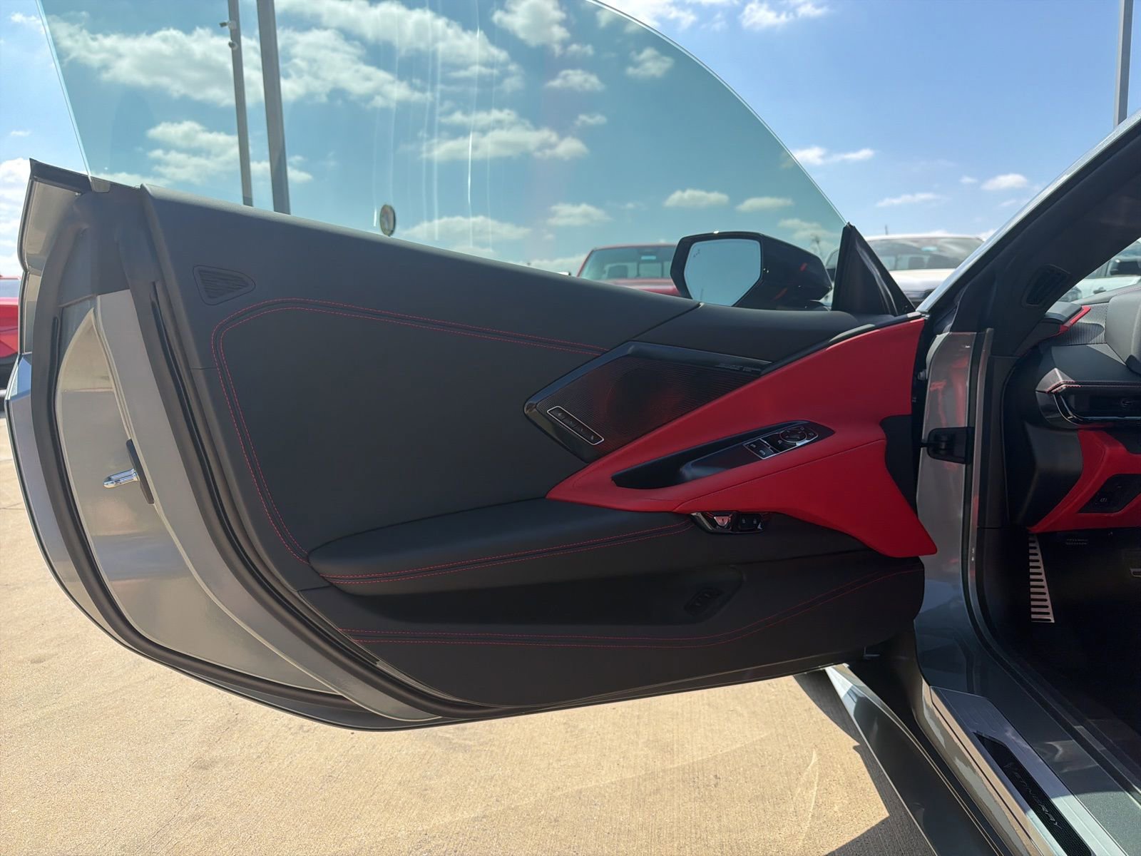 Used 2024 Chevrolet Corvette Stingray Premium Cpe w/ Z51 Performance Package image 18