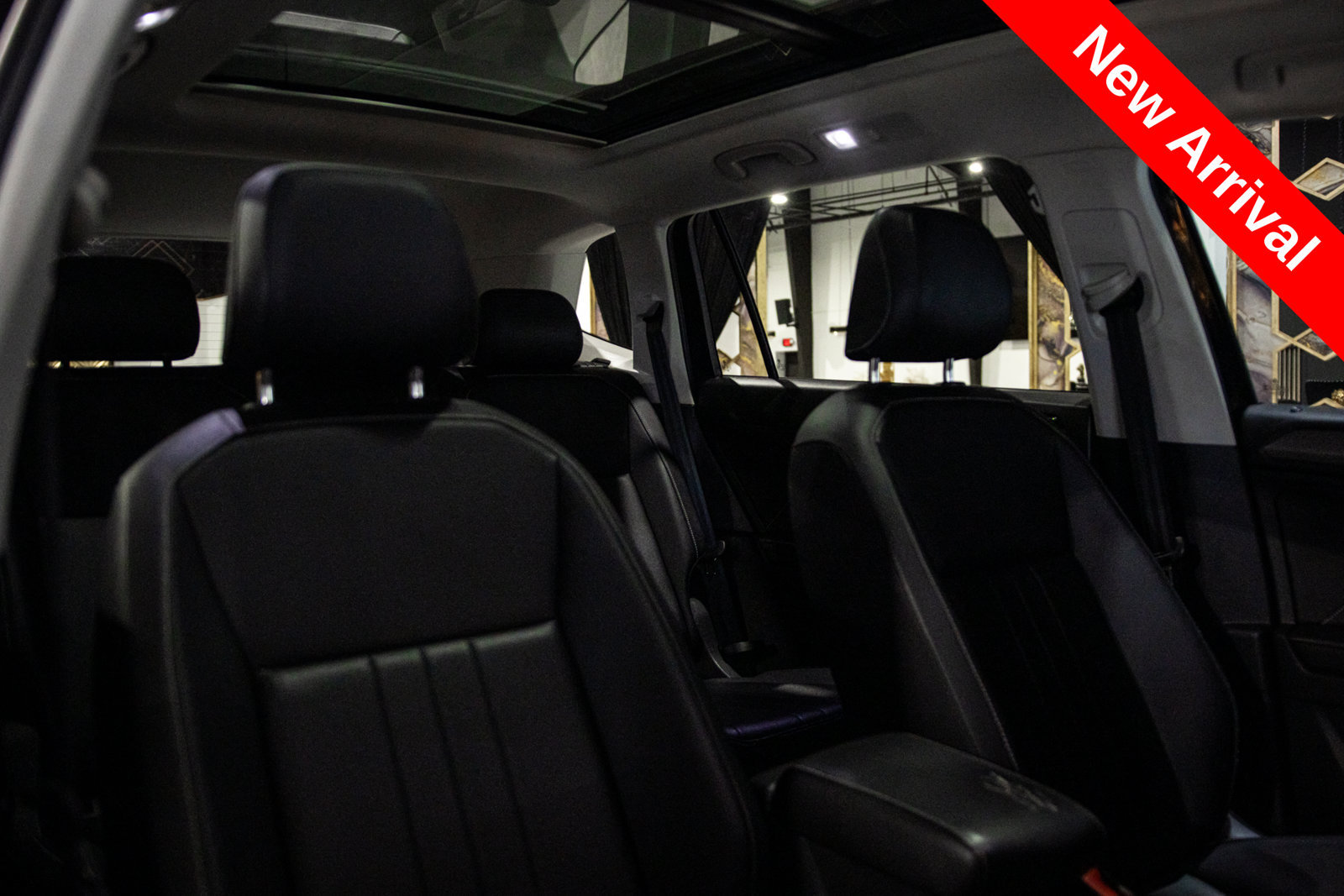 Used 2024 Volkswagen Tiguan SE AWD/4WD image 12