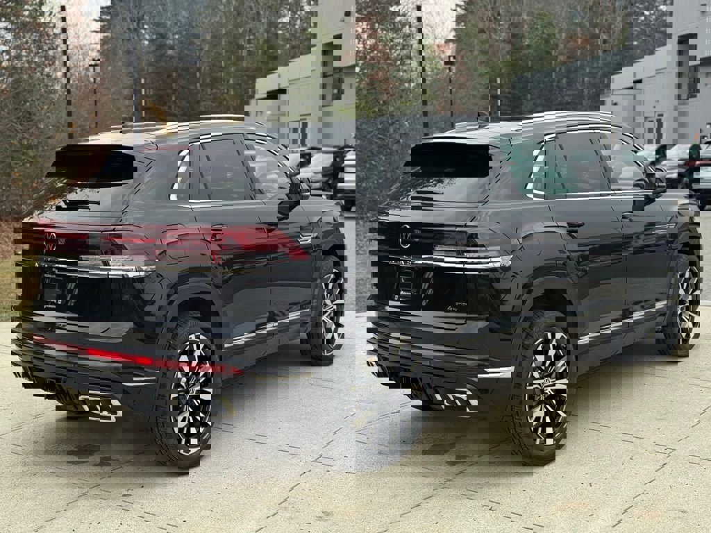 New 2026 Volkswagen Atlas Cross Sport SEL Premium R-Line image 9