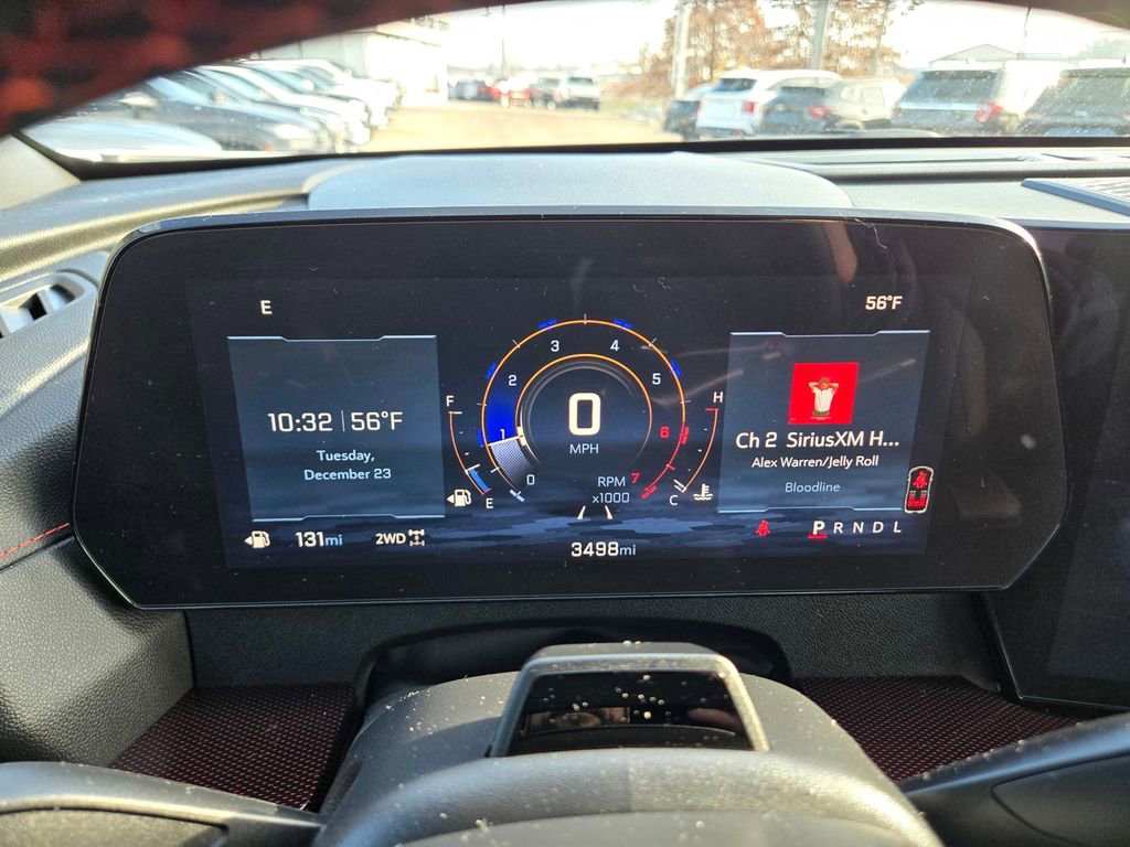 Used 2025 Chevrolet Traverse RS image 23