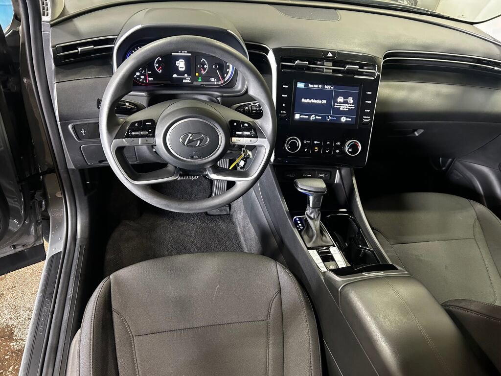 Used 2024 Hyundai Tucson SE image 2