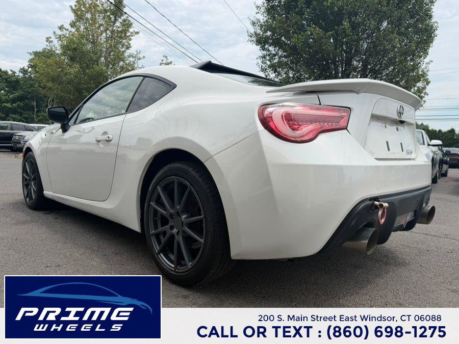 Used 2014 Scion FR-S RWD image 5