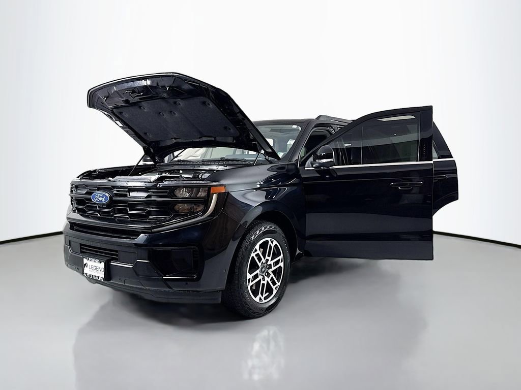 Used 2025 Ford Expedition Active image 27
