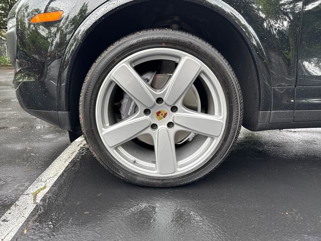 Used 2017 Porsche Cayenne Platinum Edition image 26