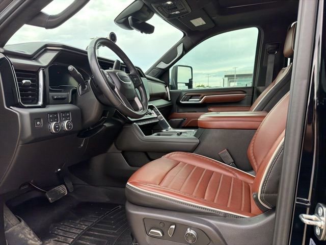 Used 2024 GMC Sierra 2500 Denali Ultimate w/ Max Trailering Package image 12