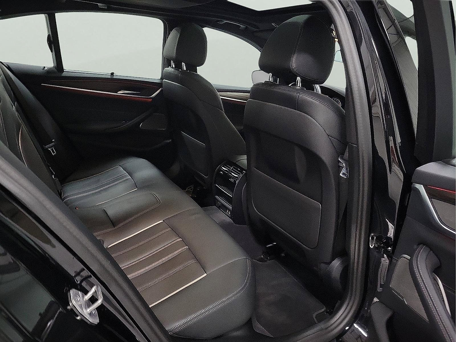 Used 2023 BMW 540i xDrive image 10