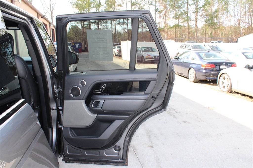 Used 2018 Land Rover Range Rover Supercharged image 36