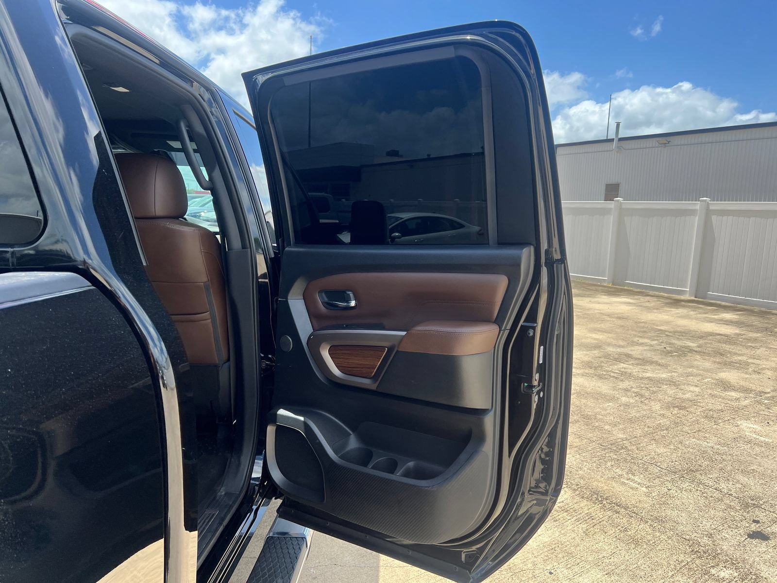 Used 2022 Nissan Titan Platinum Reserve w/ Moonroof Package AWD/4WD image 20