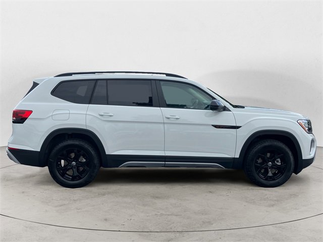 New 2025 Volkswagen Atlas Peak Edition SE image 7