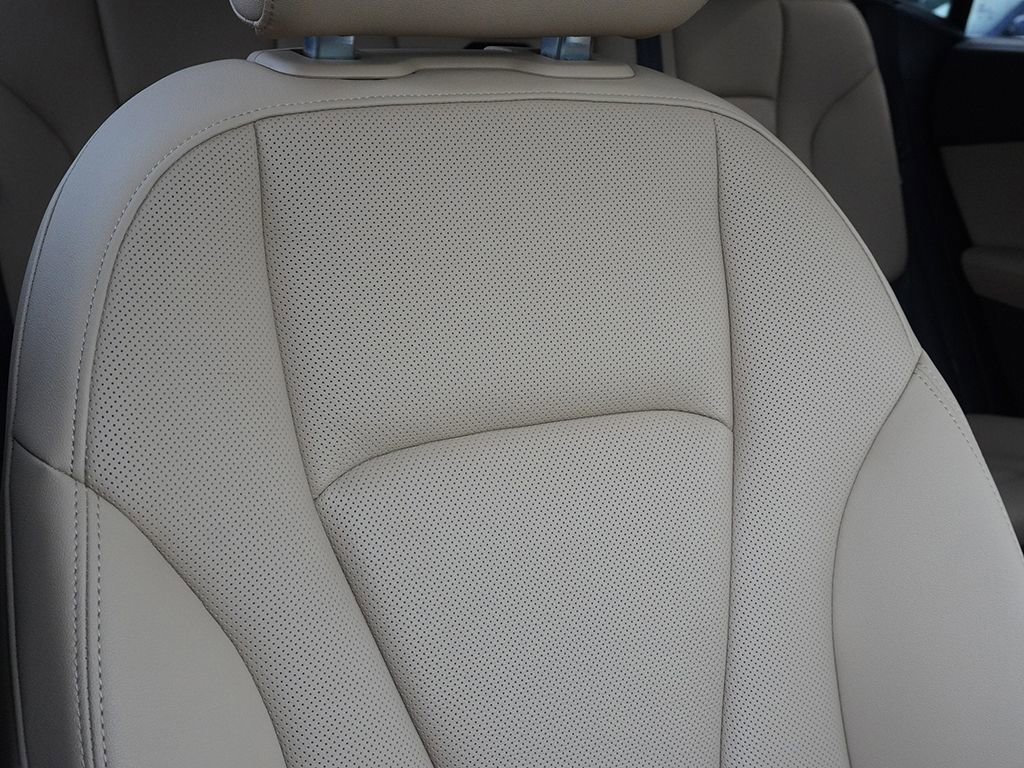Used 2023 Audi Q8 Prestige AWD/4WD image 33