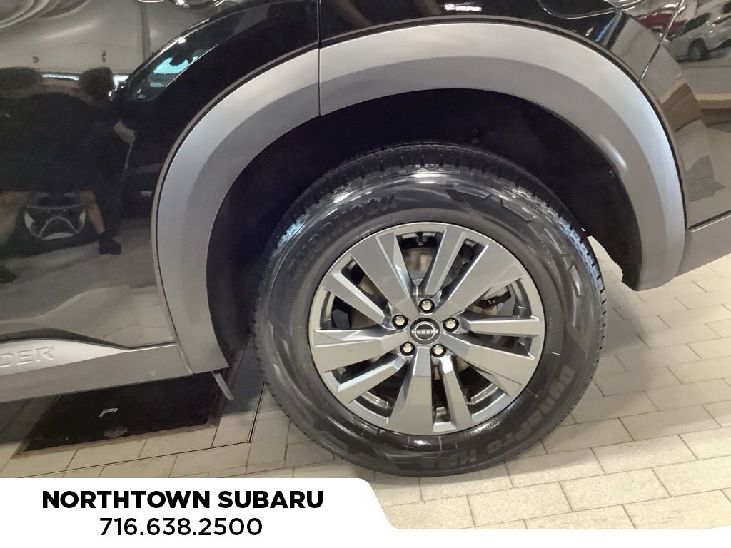 Used 2025 Nissan Pathfinder SV image 26