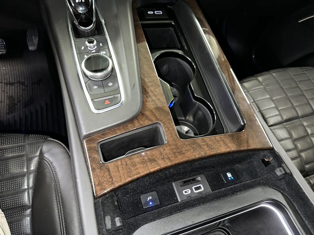 Used 2021 Cadillac Escalade Premium Luxury Platinum image 19